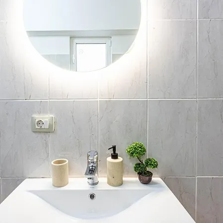 Apartment Icon Big 1br 4 *